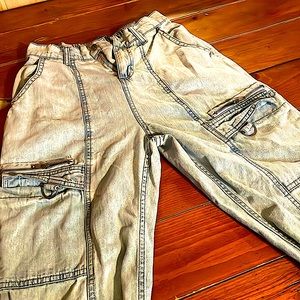 HOT TOPIC cuffed jeans